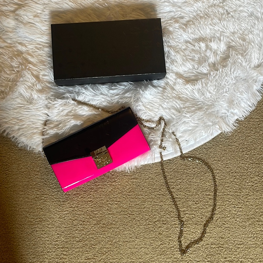 MCM Patricia Wallet on a chain